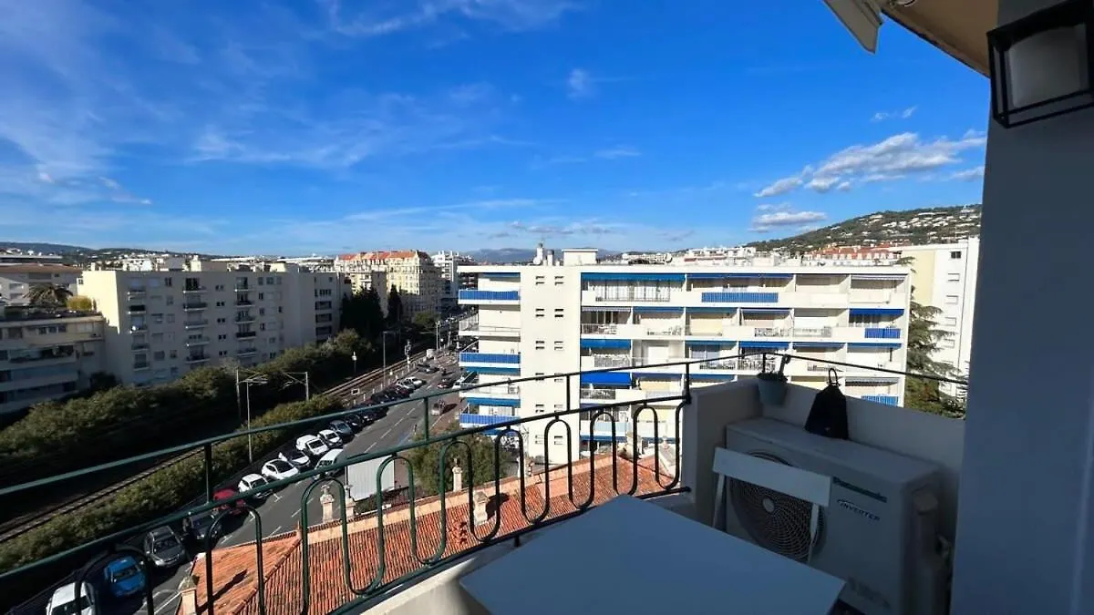 B018-Bright Apartment With Balcony - Cannes Croisette 0*,