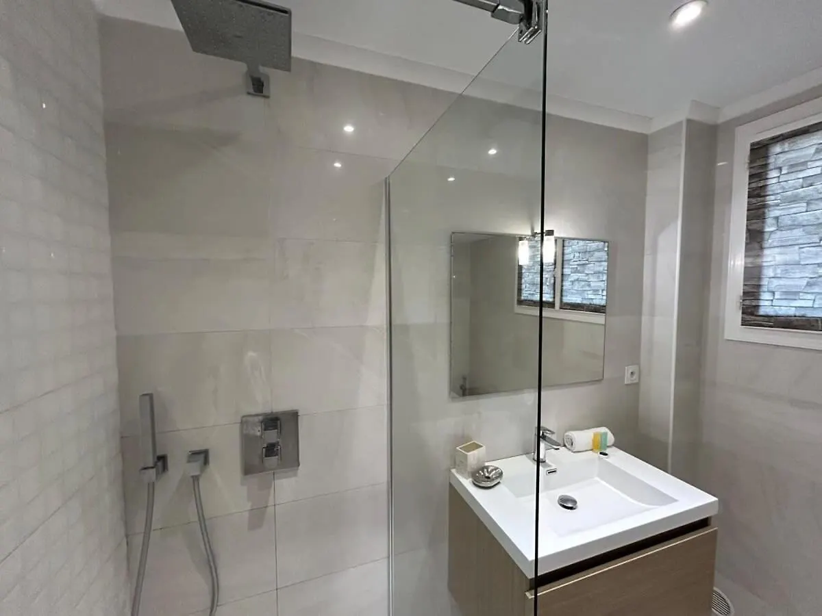 B018-Bright Apartment With Balcony - Cannes Croisette Holiday home